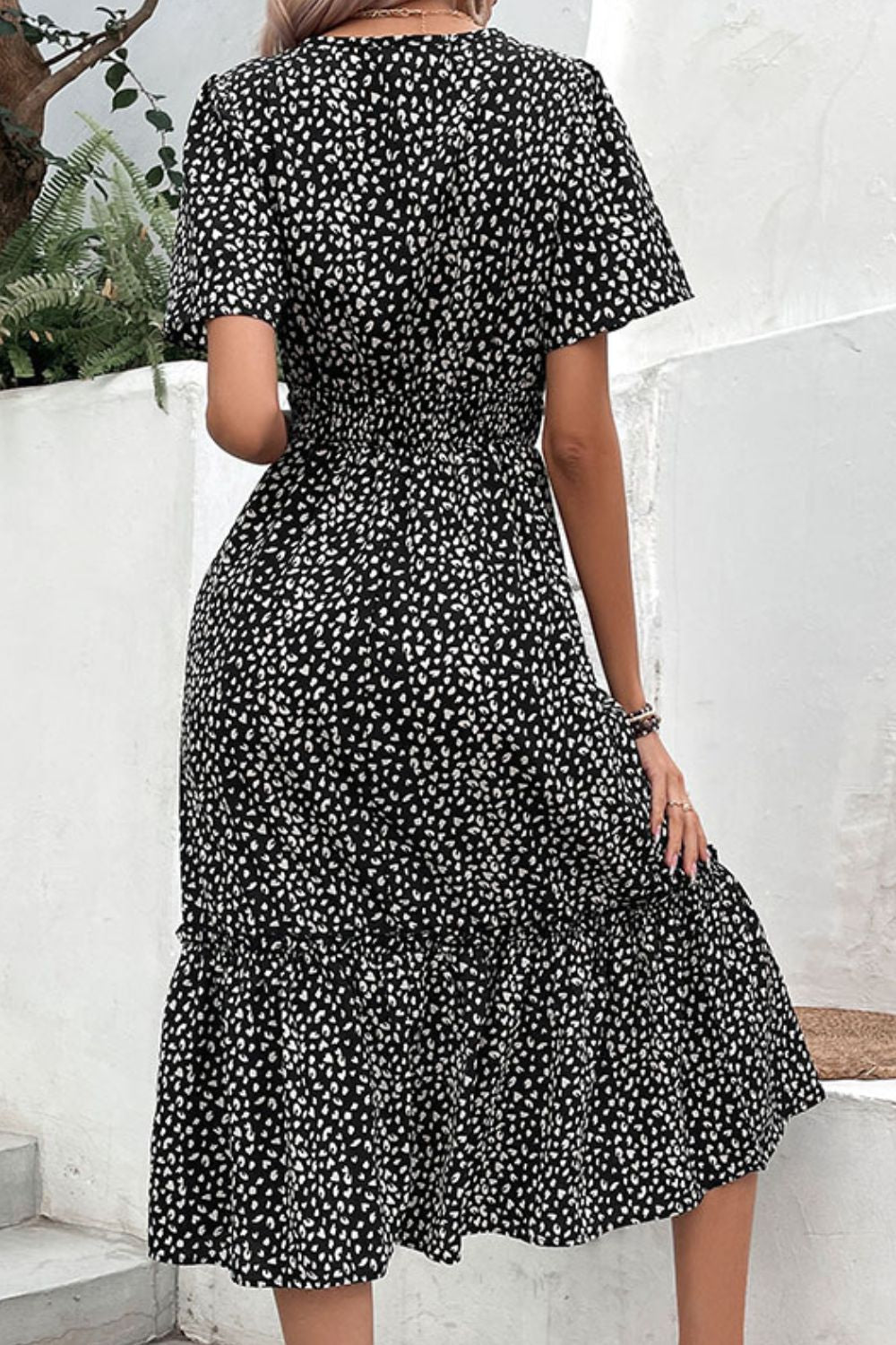 Vestido midi de manga corta con estampado de leopardo