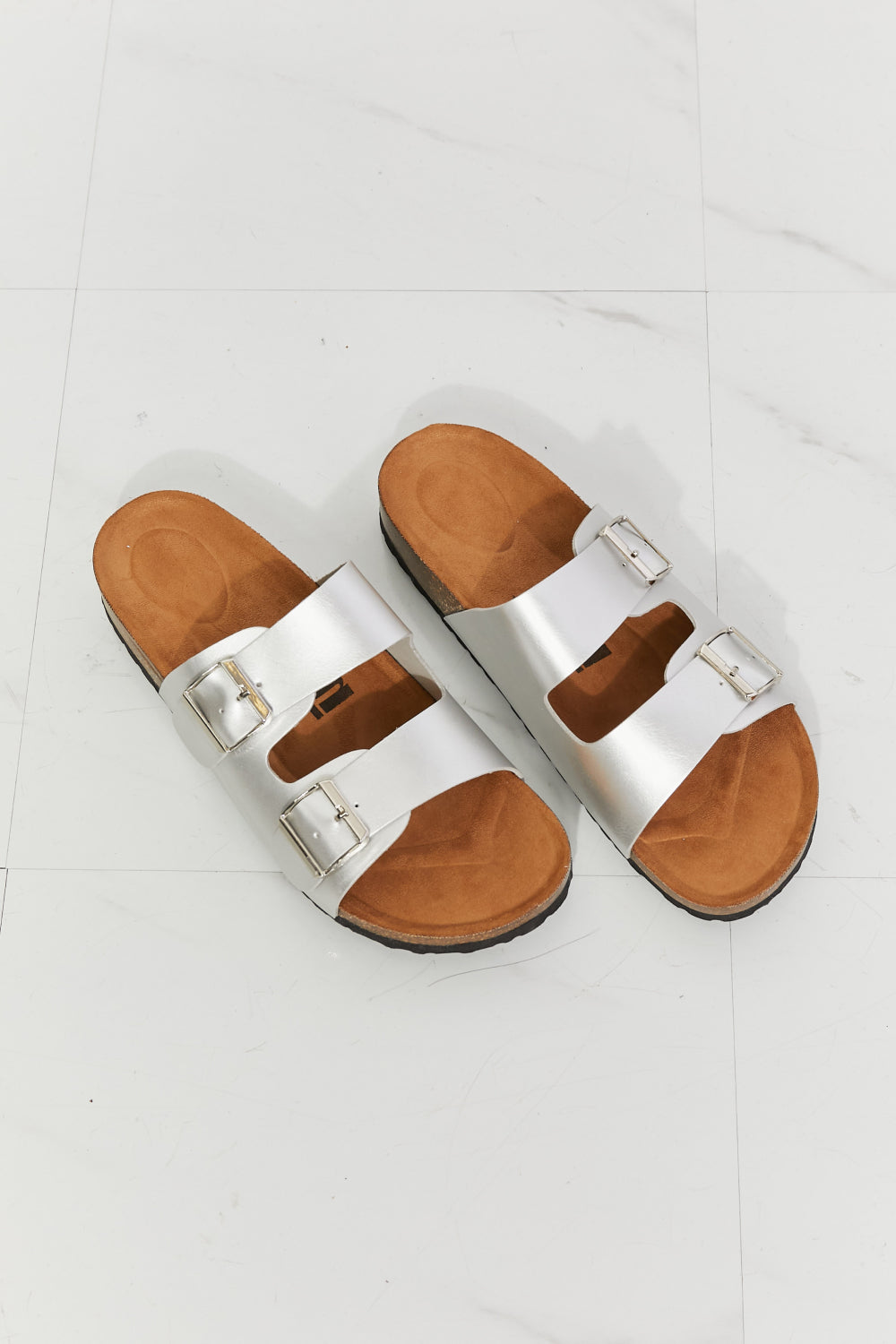 Sandalias plateadas con tira doble Best Life de MMShoes