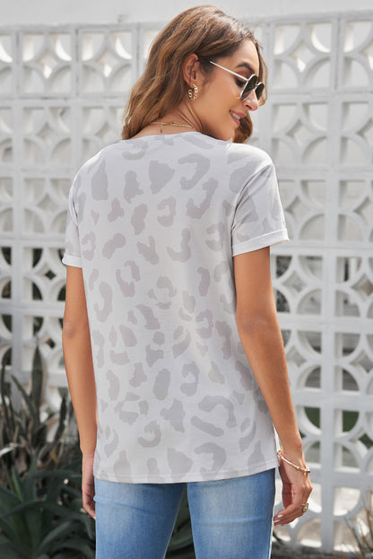 Camiseta con dobladillo GOOD VIBES de leopardo