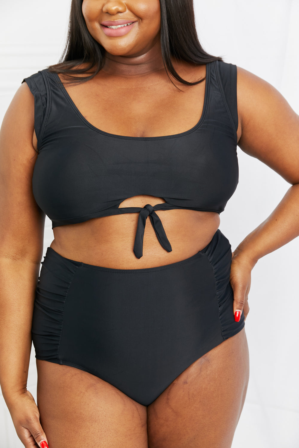 Conjunto de top de baño corto y braguitas fruncidas en negro de Marina West Swim Sanibel