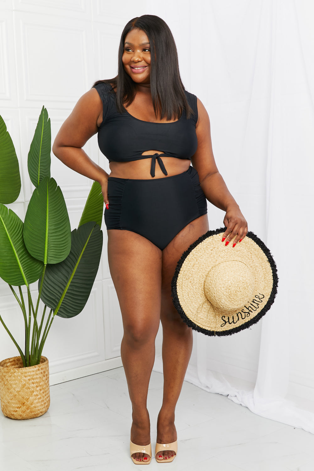 Conjunto de top de baño corto y braguitas fruncidas en negro de Marina West Swim Sanibel