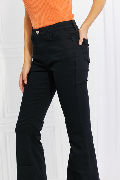 Zenana Clementine Jeans bootcut de tiro alto de tamaño completo en negro