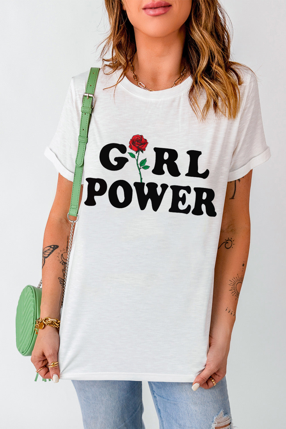 Camiseta con estampado de rosas de GIRL POWER