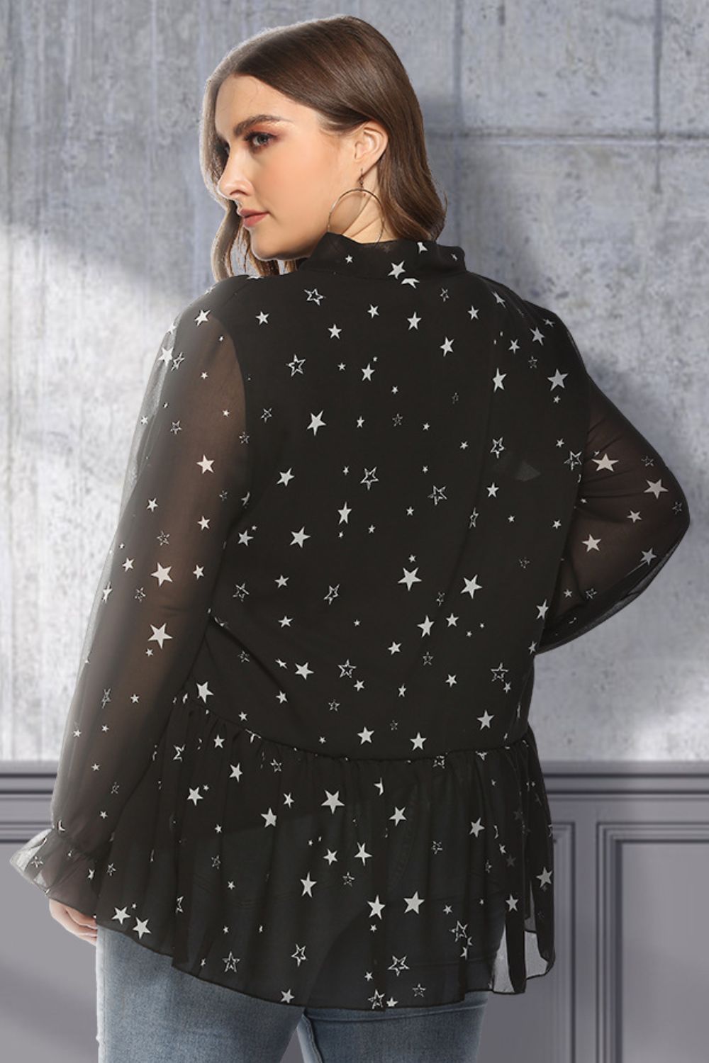 Blusa peplum con cuello anudado y estampado de estrellas de talla grande