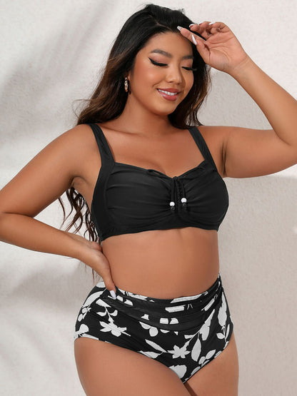 Conjunto de bikini con detalles fruncidos estampados de talla grande