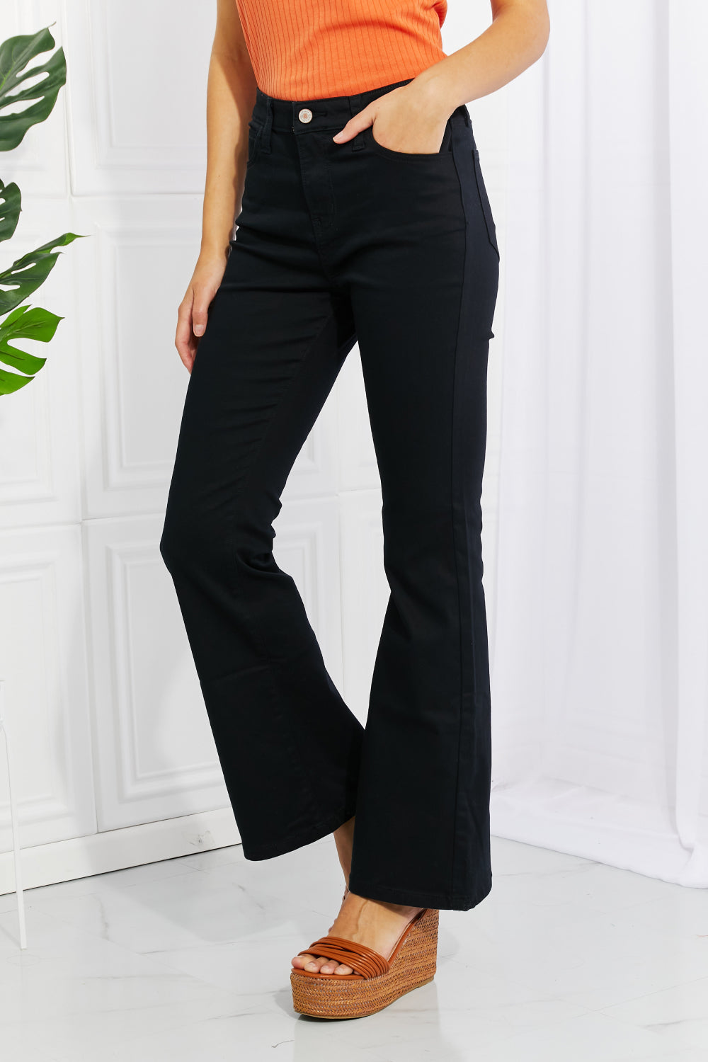 Zenana Clementine Jeans bootcut de tiro alto de tamaño completo en negro