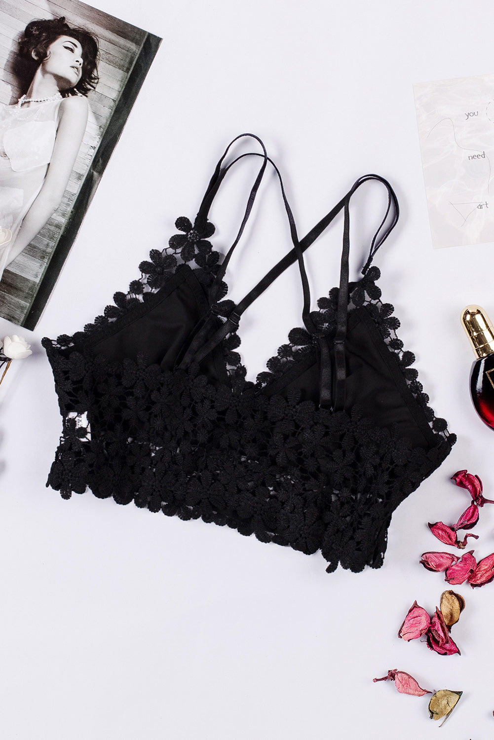 Bralette entrecruzado de croché con encaje