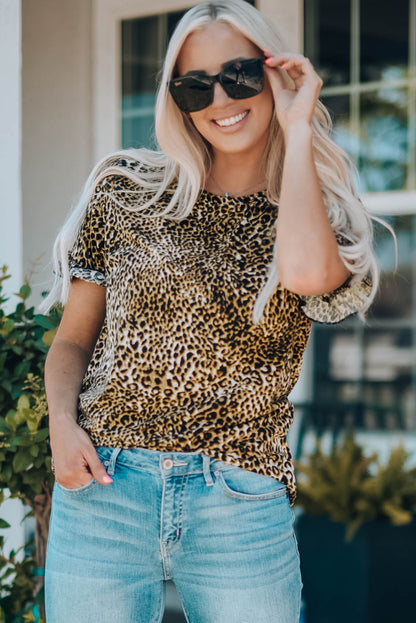 Camiseta de manga corta con volantes de leopardo para mujer