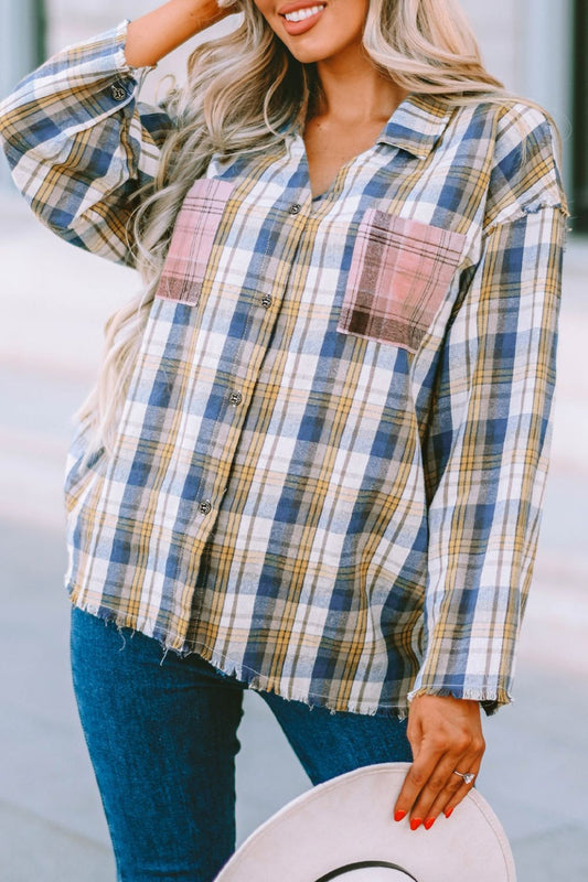 Camisa a cuadros con bajo sin rematar y hombros caídos con cuello Johnny