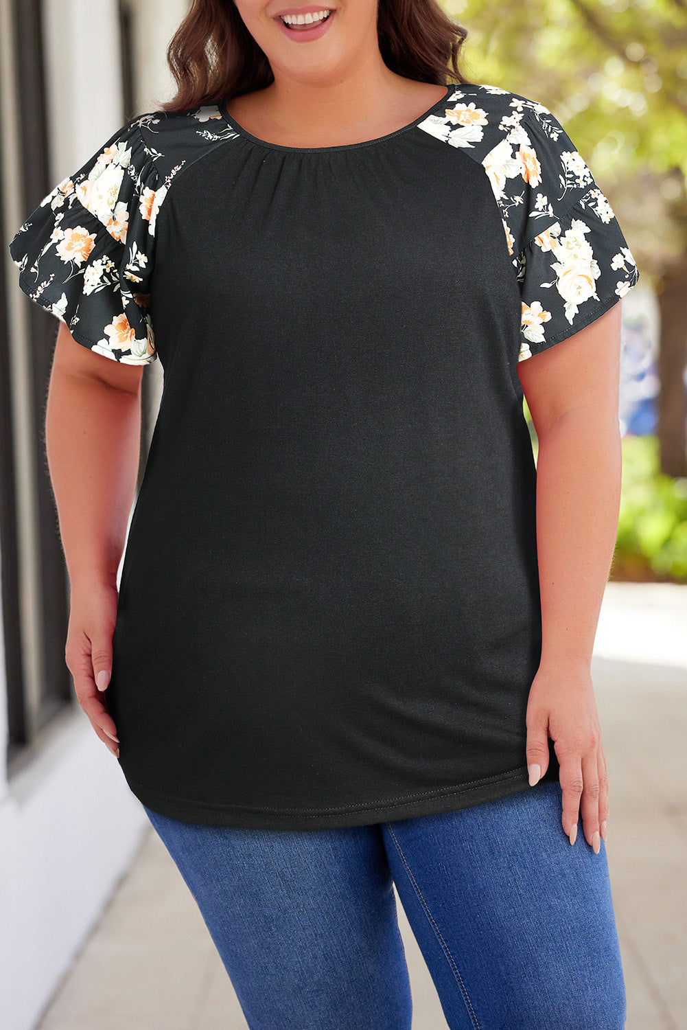 Camiseta con empalme floral de talla grande