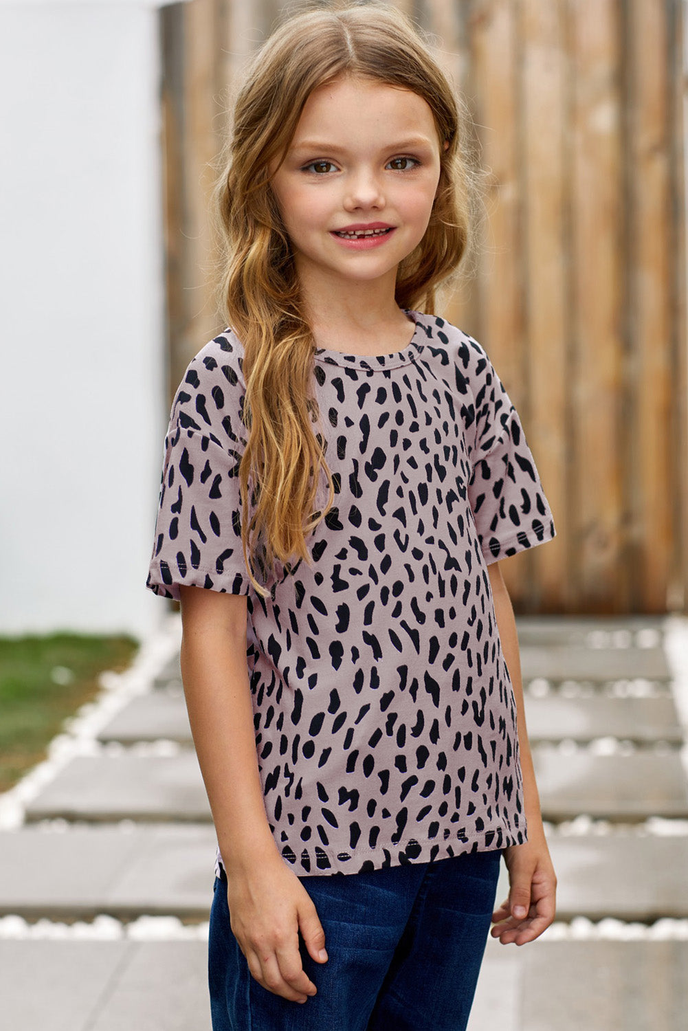 Camiseta con hombros caídos de leopardo para niñas