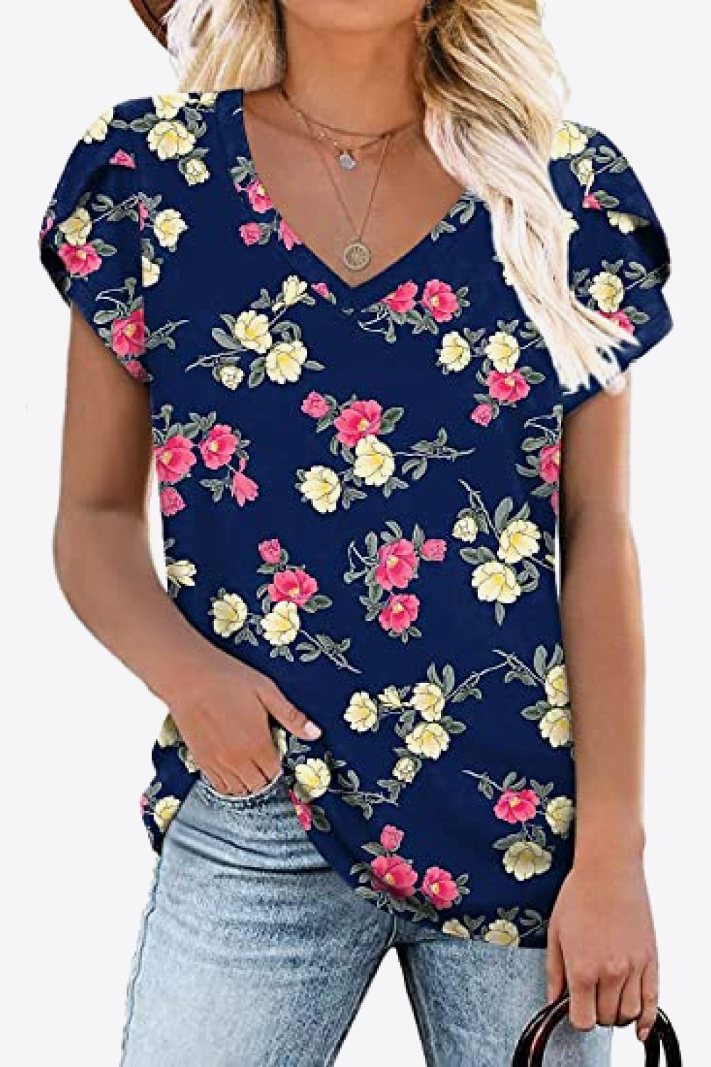 Blusa estampada con manga de pétalos y cuello en V