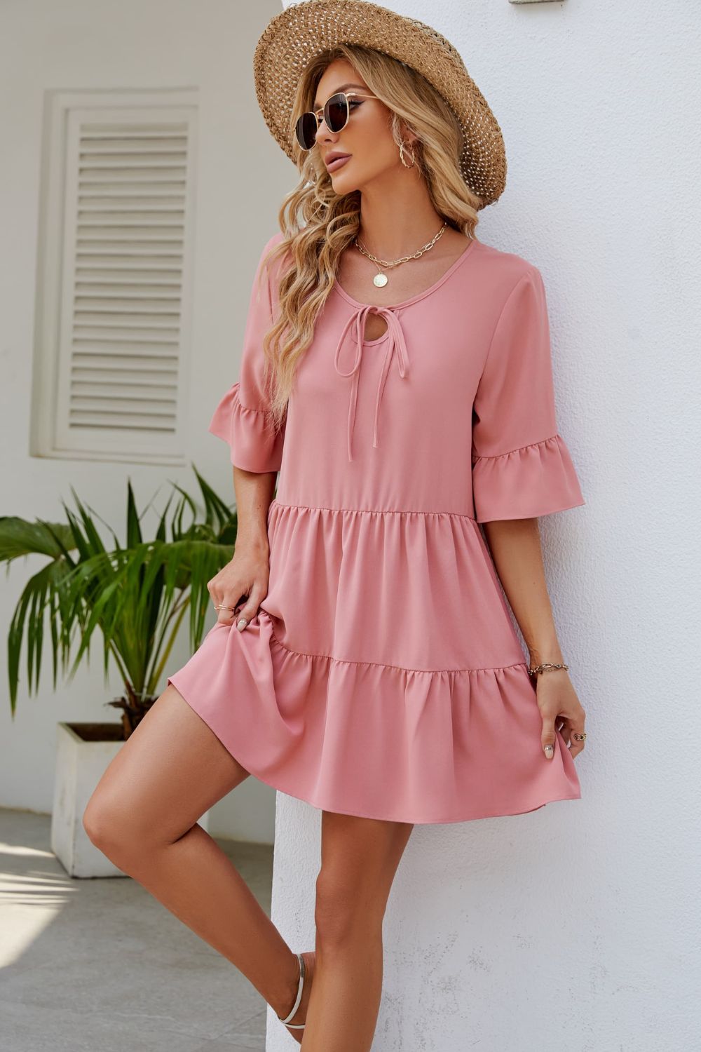 VESTIDO MINI CON MANGAS VOLANTES