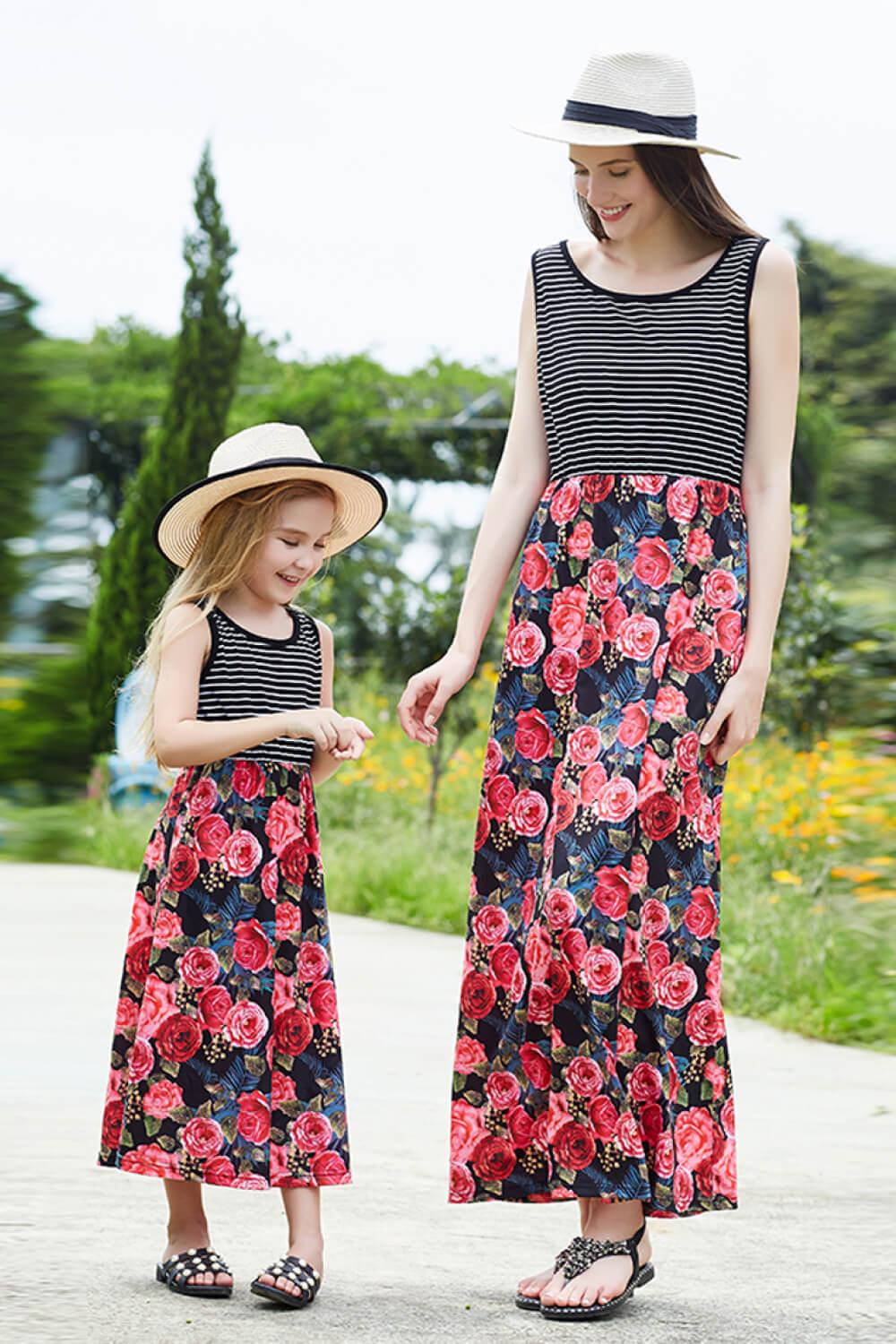 Vestido de mujer a rayas con empalme floral