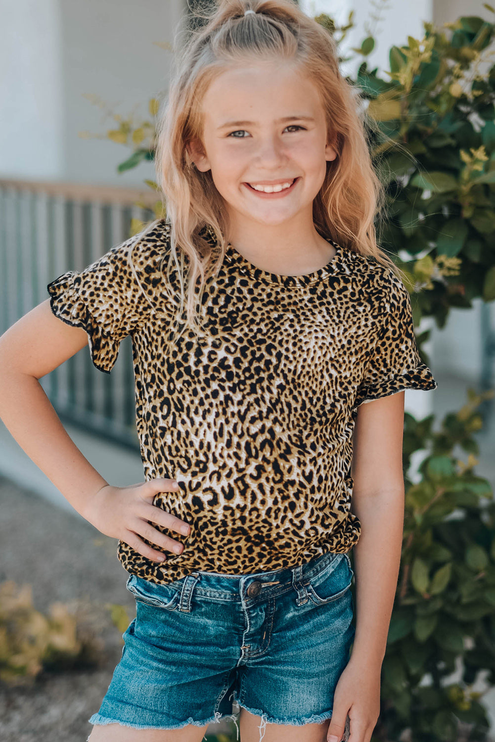 Camiseta de manga corta con volantes de leopardo para niñas