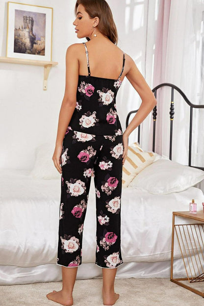 Conjunto de salón floral con cuello en V y pantalones cortos