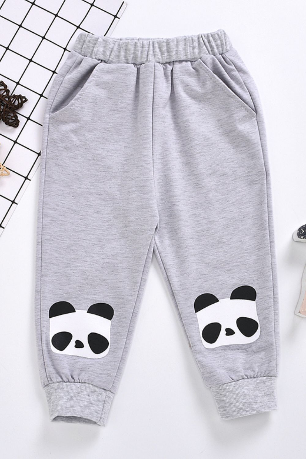 Joggers con gráfico de panda para niños con bolsillos