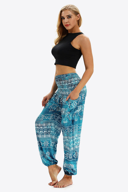 Joggers con bolsillo y estampado de elefantes