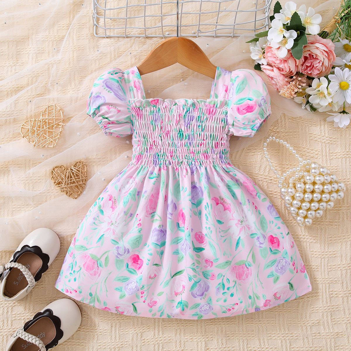 Vestido fruncido con ribete de volante floral para bebé niña