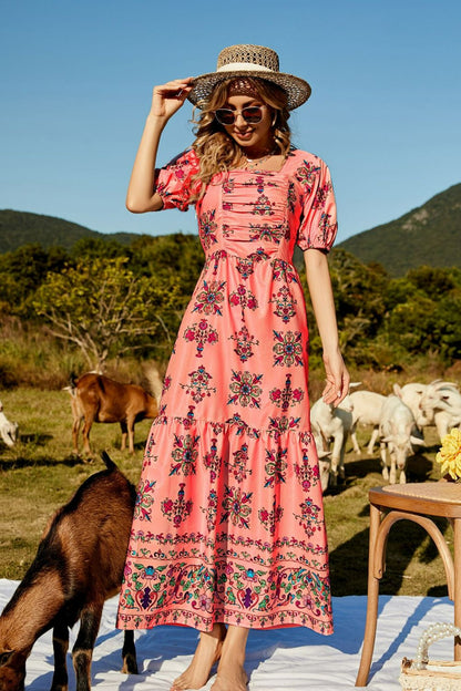 Vestido largo a capas con mangas abullonadas fruncidas florales