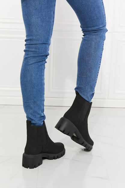 Botas Chelsea en negro con suela dentada mate Work For It de MMShoes