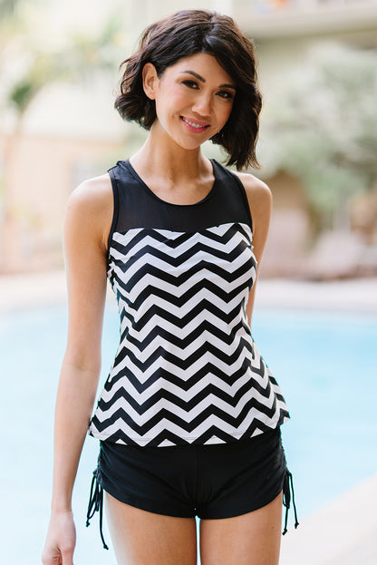 Conjunto de tankini fruncido con estampado Chevron de tamaño completo