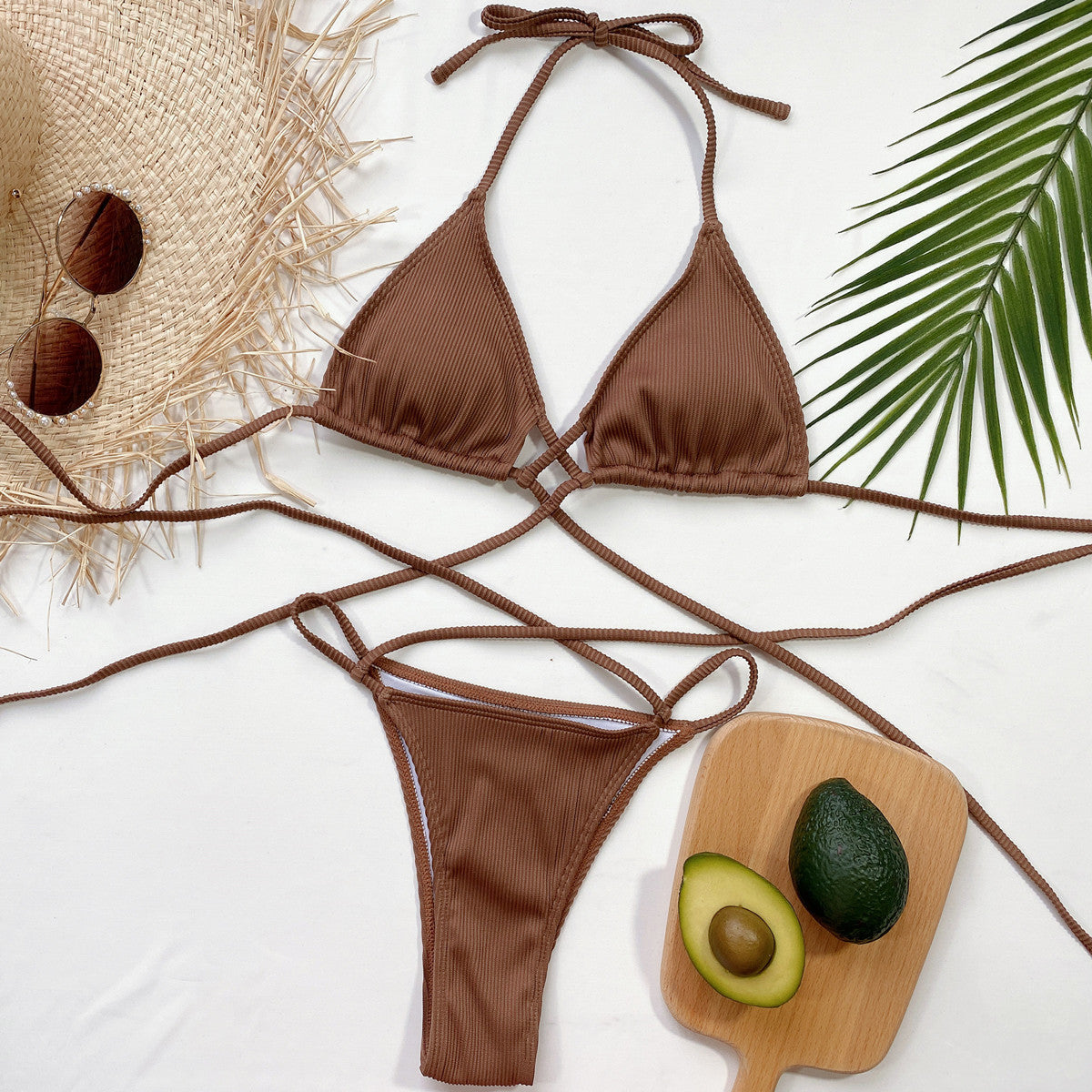 Conjunto de bikini acanalado cruzado con cuello halter