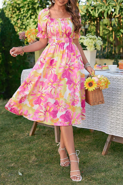 Vestido de escote cuadrado con ribete de volante floral