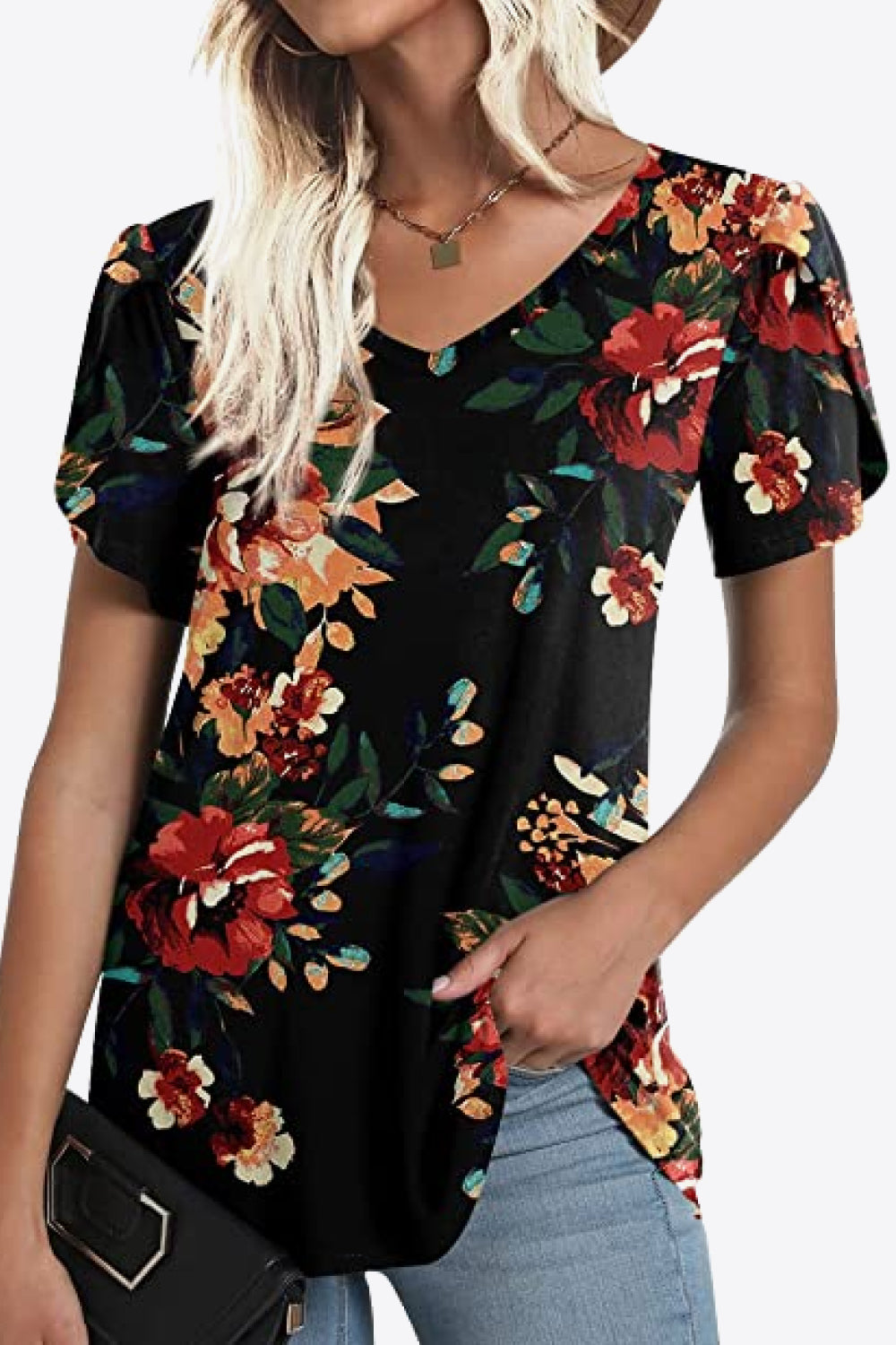 Blusa estampada con manga de pétalos y cuello en V