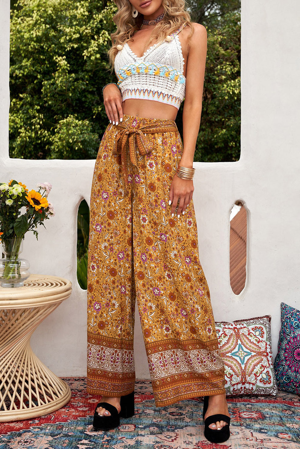 Pantalones anchos bohemios con cinturón