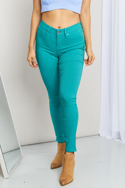 YMI Jeanswear Kate Hyper-Stretch Jeans ajustados de tiro medio de tamaño completo en verde mar