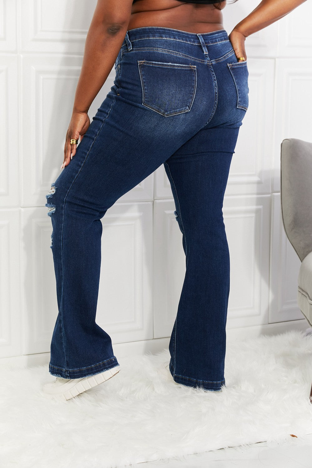 Kancan Reese Midrise Midrise Button Fly Flare Jeans de tamaño completo