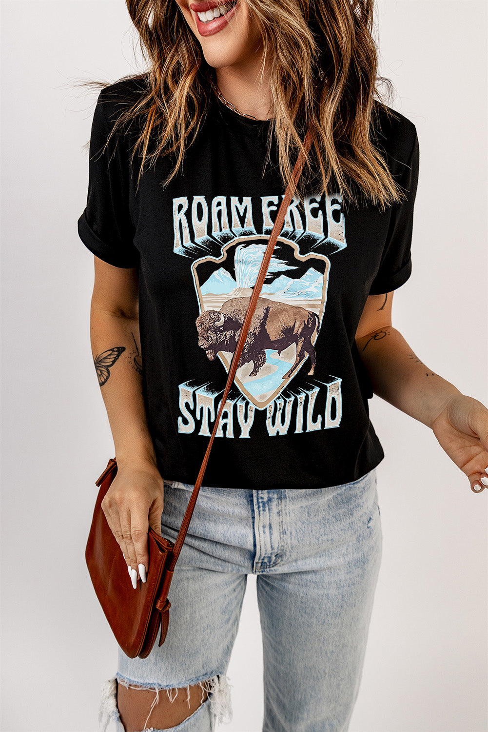 Camiseta gráfica ROAM FREE STAY WILD