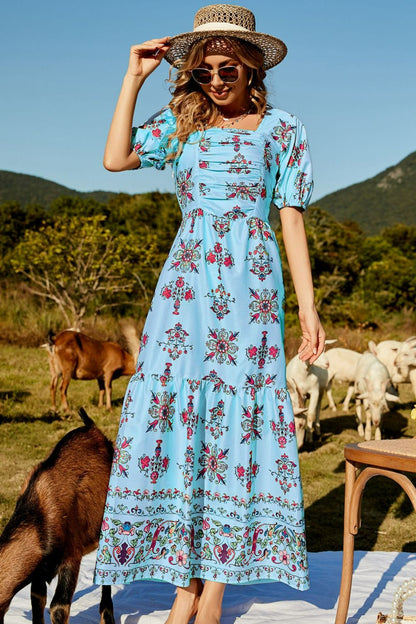 Vestido largo a capas con mangas abullonadas fruncidas florales