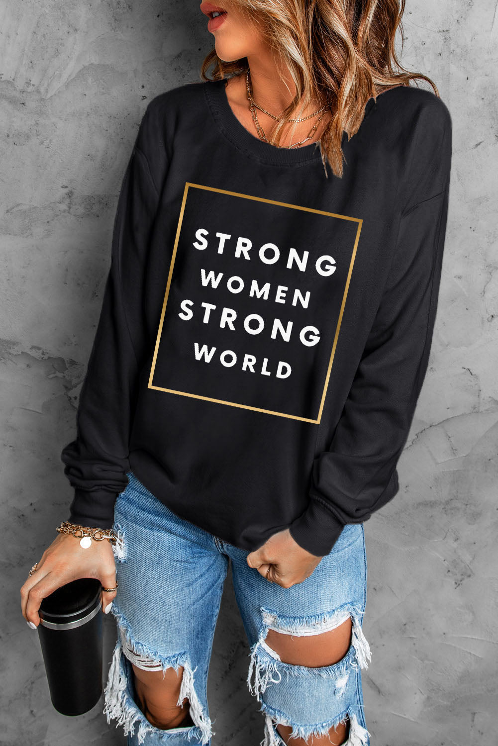 STRONG WOMEN STRONG WORLD Sudadera estampada con hombros caídos