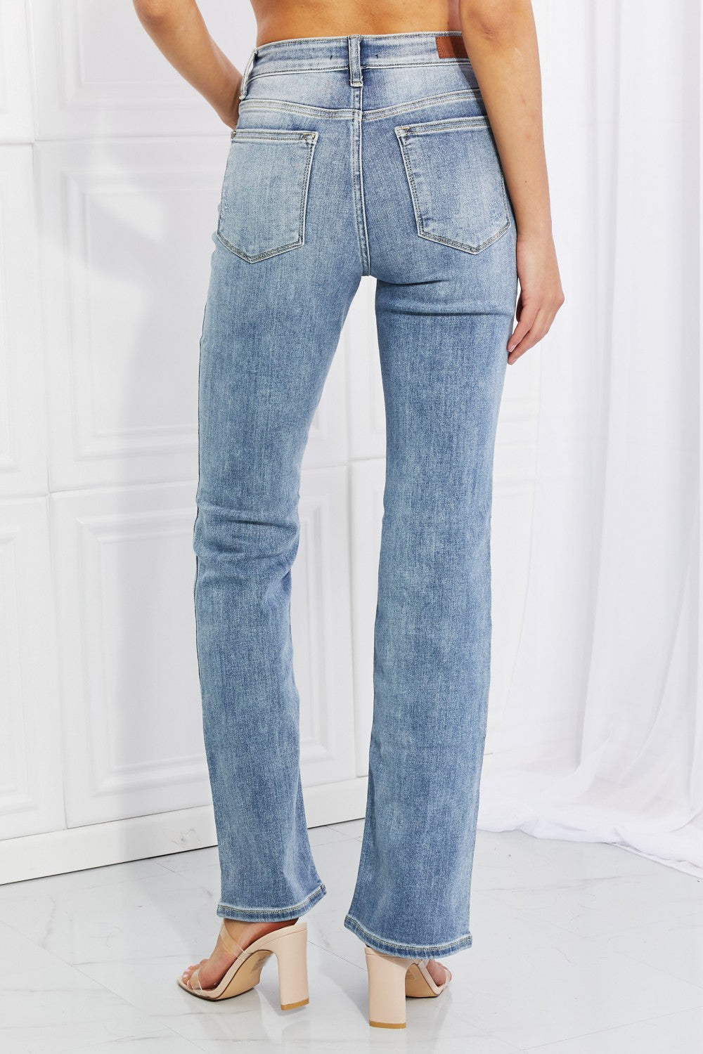 Judy Blue Maddison Midrise Jeans bootcut de tamaño completo