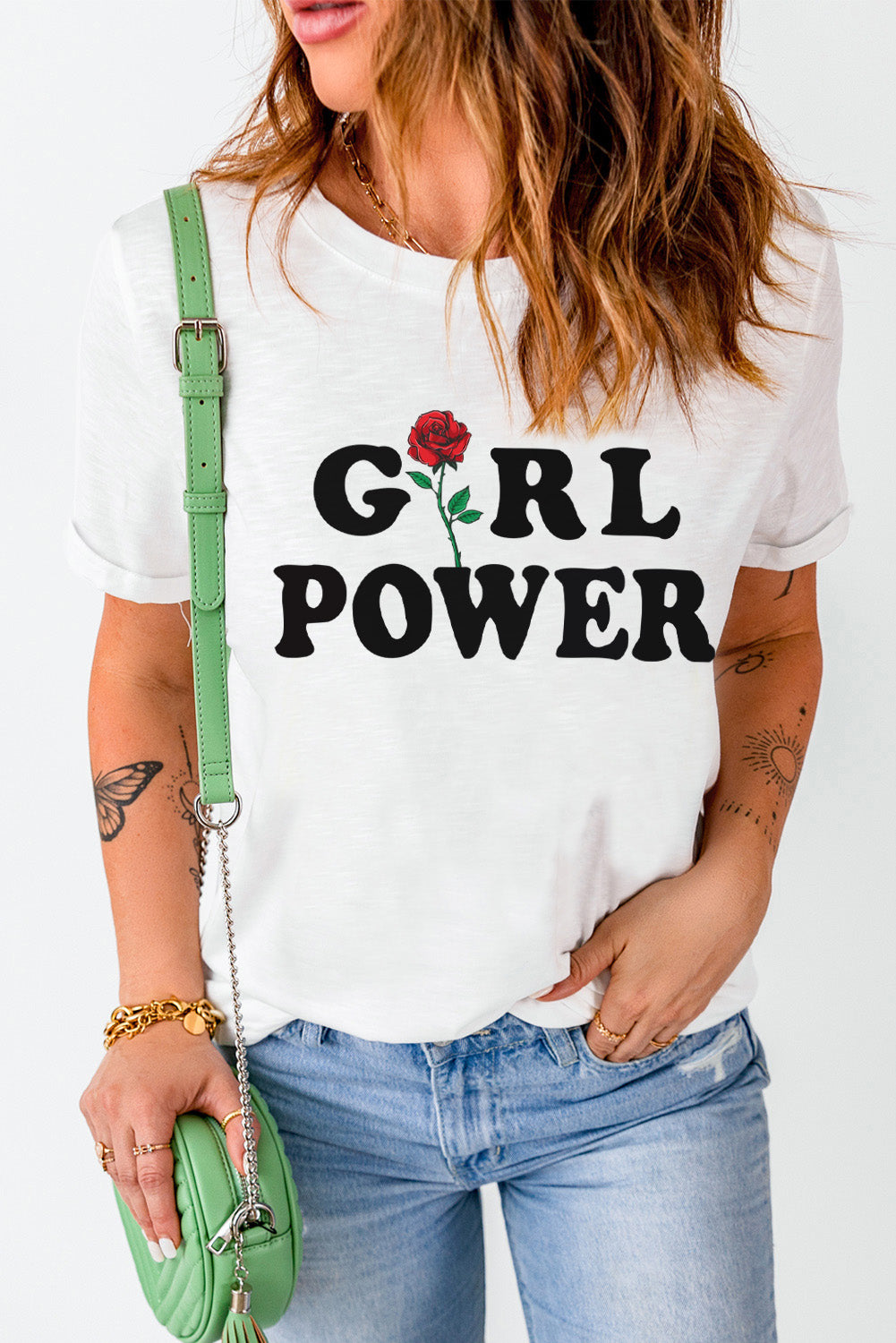 Camiseta con estampado de rosas de GIRL POWER