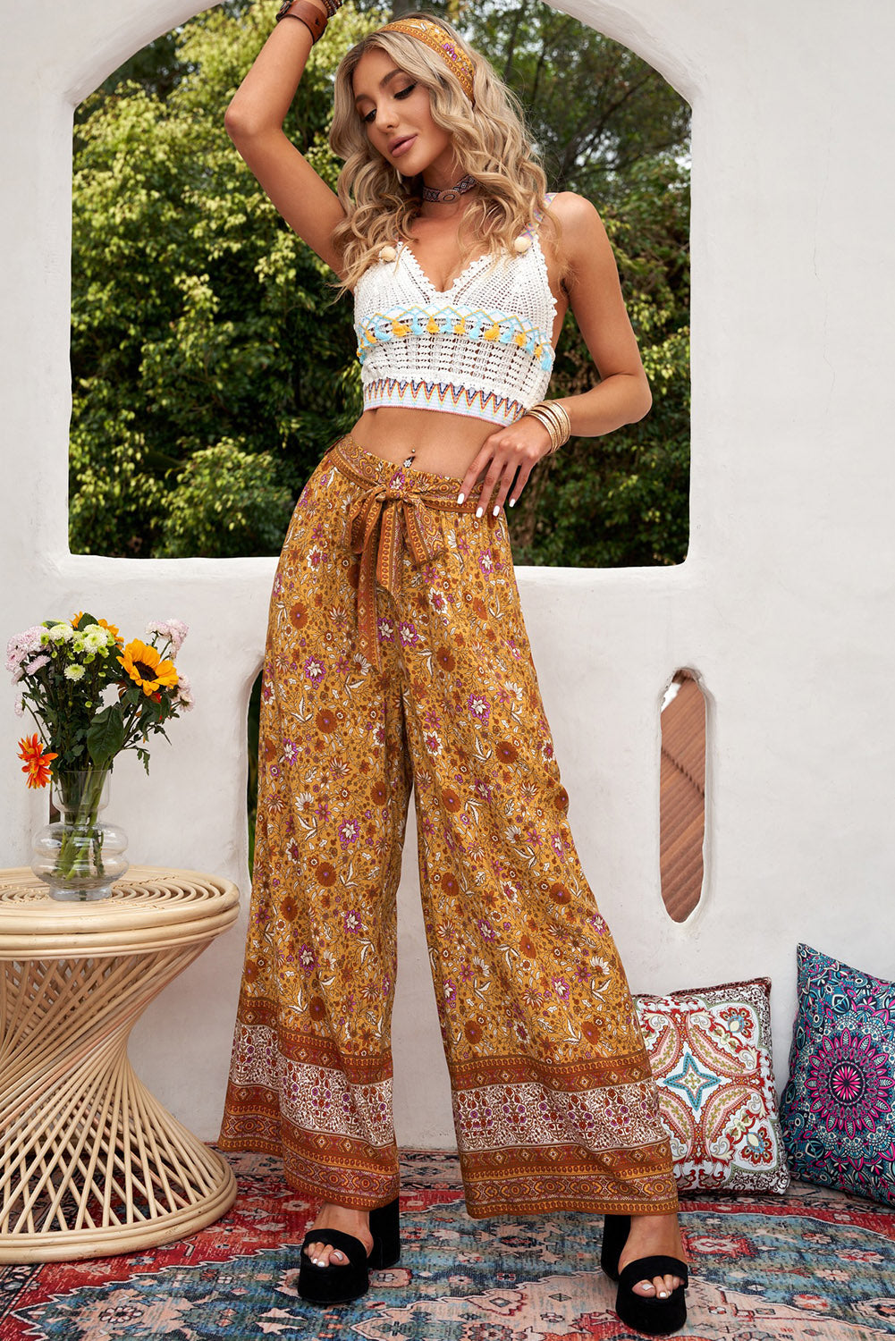 Pantalones anchos bohemios con cinturón