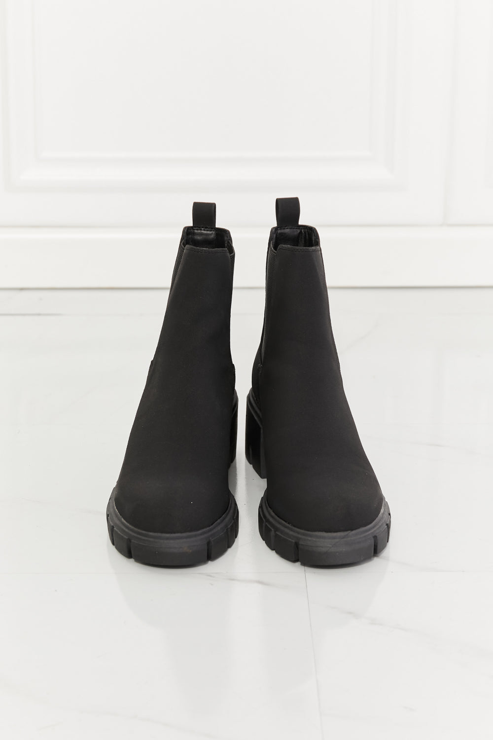 Botas Chelsea en negro con suela dentada mate Work For It de MMShoes