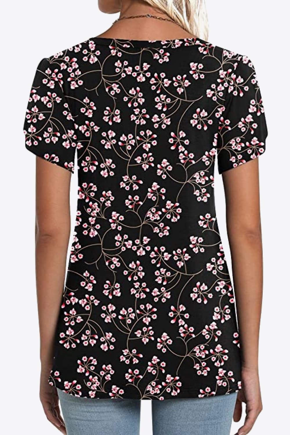 Blusa estampada con manga de pétalos y cuello en V