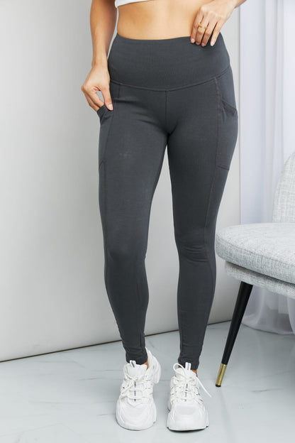 Leggings Zenana Ready to Roll de tamaño completo con cintura ancha y bolsillo en gris ceniza