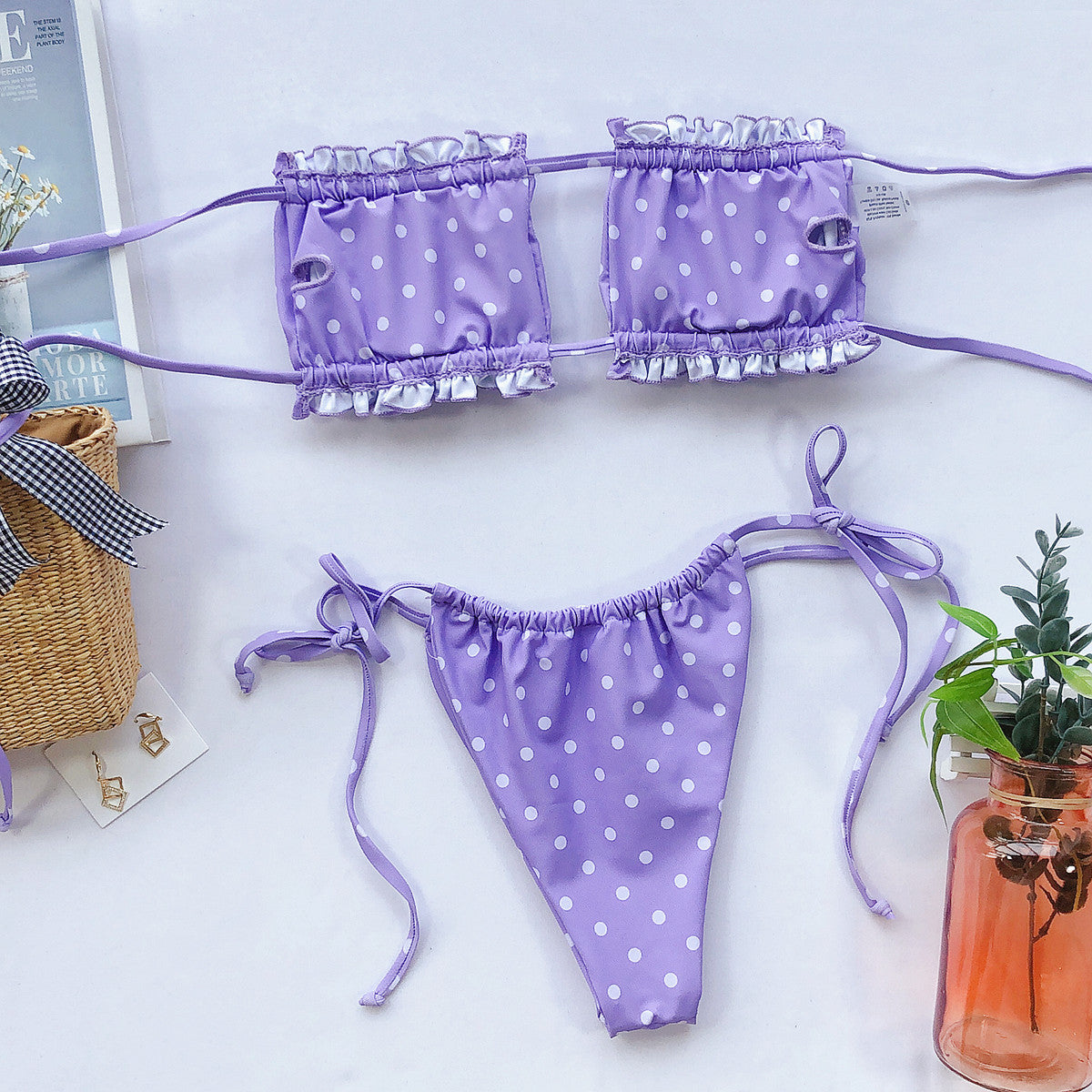 Conjunto de bikini fruncido con ribete de volantes