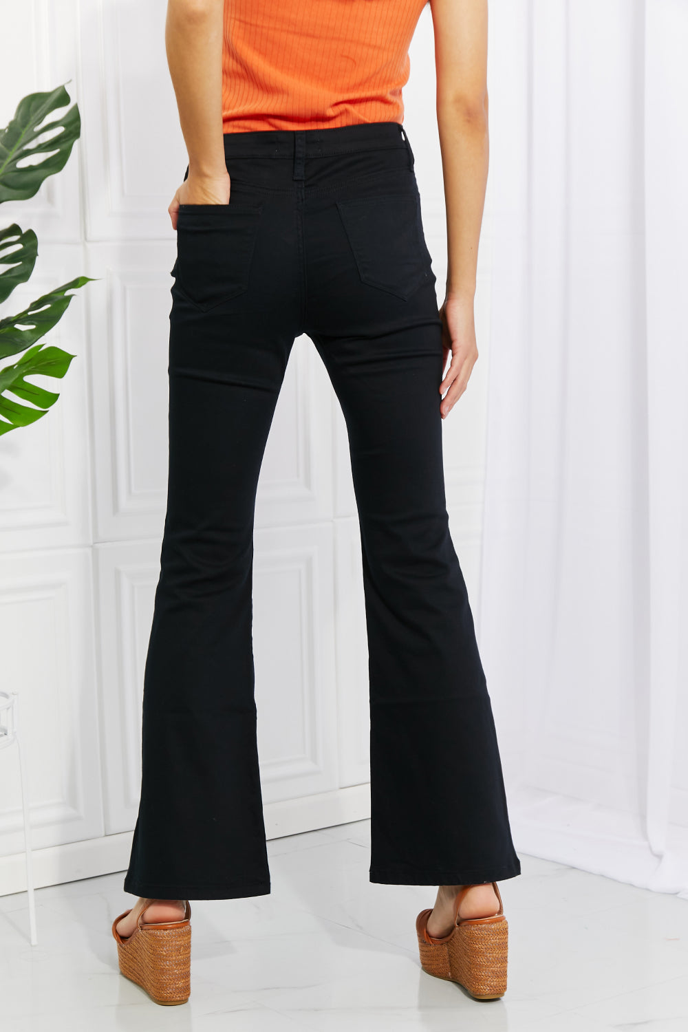 Zenana Clementine Jeans bootcut de tiro alto de tamaño completo en negro