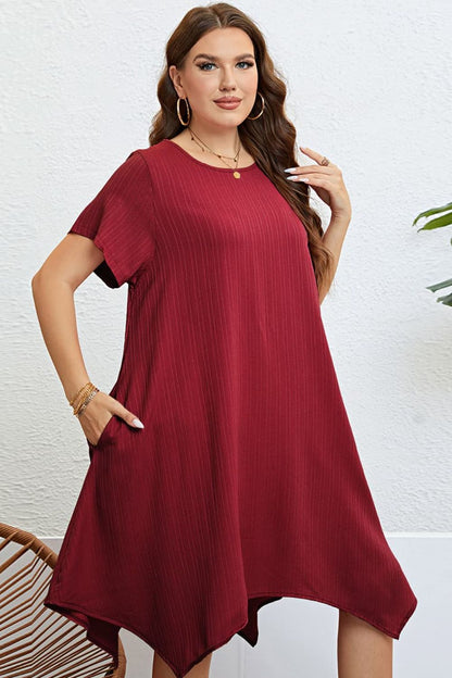 Vestido con dobladillo tipo pañuelo y cuello redondo de talla grande