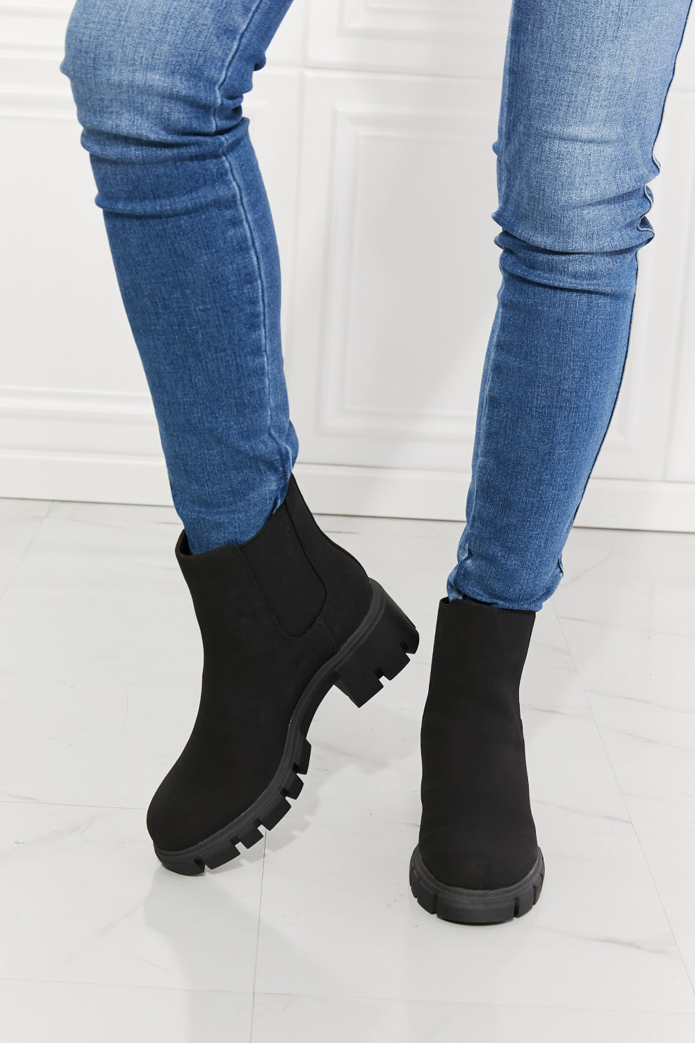 Botas Chelsea en negro con suela dentada mate Work For It de MMShoes